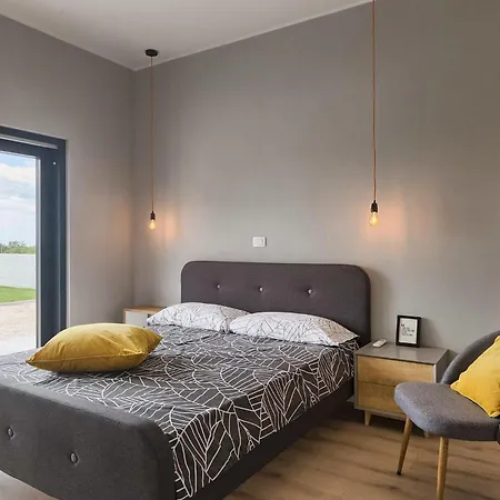 Esti Vakantiehuis Pula